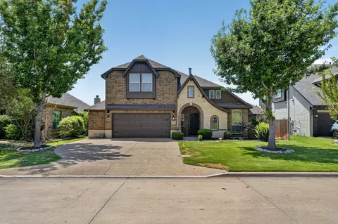 5252 Smokey Ridge Dr, Fort Worth, TX 76123