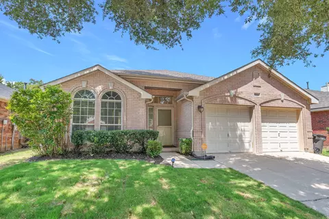 6216 Comfort Dr, Fort Worth, TX 76132