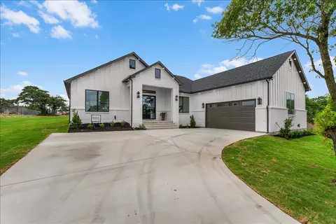 106 Mcclure Ct, Hudson Oaks, TX 76087
