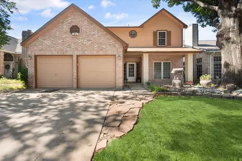 4740 Waterway Dr N, Fort Worth, TX 76137