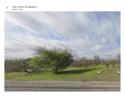909 Lipan Dr, Granbury, TX 76048