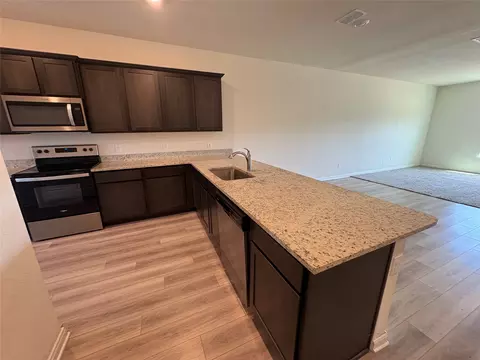 Kitchen - 176 Banjo Trl, Newark, TX 76071 photo 1 of 3