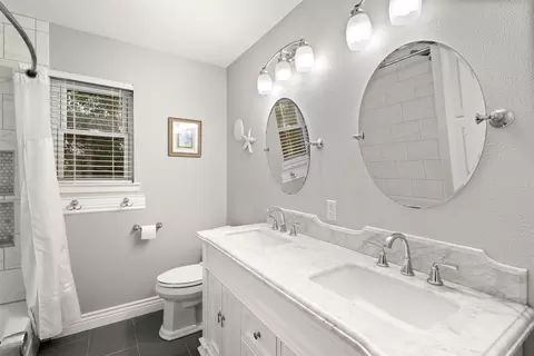 Bath - 102 Walnut Way, Euless, TX 76039 photo 3 of 3