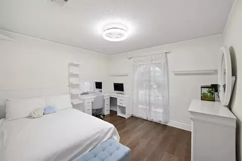 Bedroom - 102 Walnut Way, Euless, TX 76039 photo 5 of 9