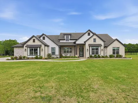 300 Waterview Dr, Gunter, TX 75058