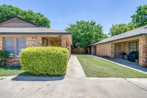 1217 Kimbrough St, White Settlement, TX 76108