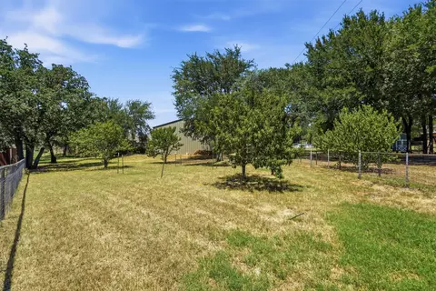 Exterior - 111 Flying Diamond Dr, Springtown, TX 76082 photo 6 of 6