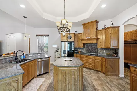 Kitchen - 111 Flying Diamond Dr, Springtown, TX 76082 photo 2 of 2