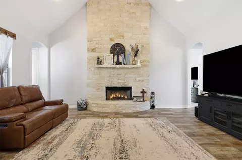 Living - 111 Flying Diamond Dr, Springtown, TX 76082 photo 1 of 2