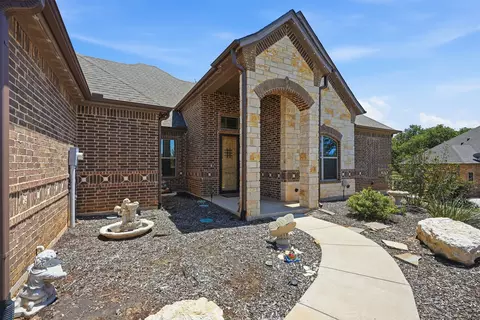 Exterior - 111 Flying Diamond Dr, Springtown, TX 76082 photo 4 of 6