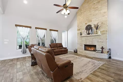 Living - 111 Flying Diamond Dr, Springtown, TX 76082 photo 2 of 2