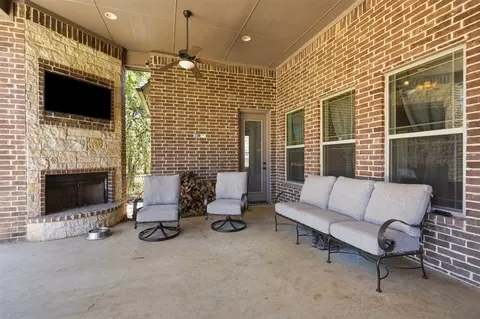 Exterior - 111 Flying Diamond Dr, Springtown, TX 76082 photo 5 of 6