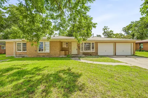 594 N Harbin Dr, Stephenville, TX 76401