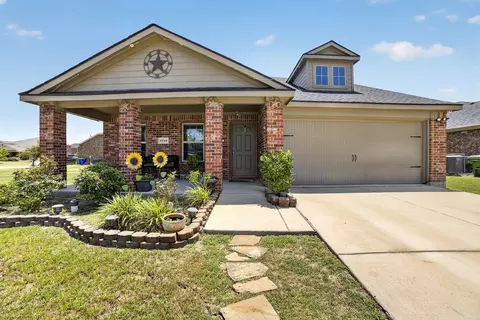 2710 Old Farm Dr, Seagoville, TX 75159