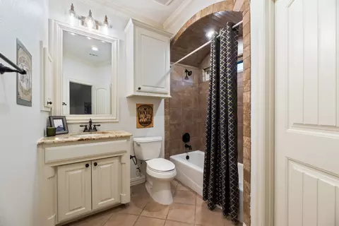 Bath - 737 Manor Dr, Argyle, TX 76226 photo 7 of 7