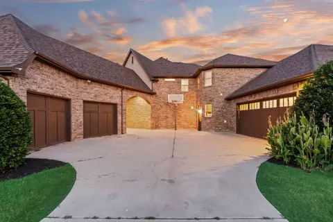 Exterior - 737 Manor Dr, Argyle, TX 76226 photo 5 of 5