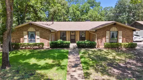 1611 Phyllis Ct, Irving, TX 75060