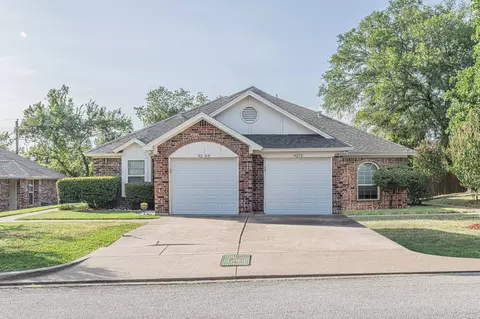 9269 9271 Meandering Dr, North Richland Hills, TX 76182