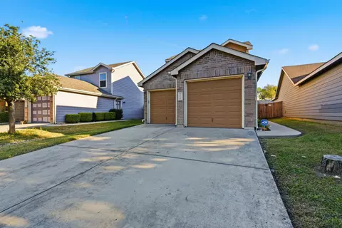 10719 Deauville Dr, Fort Worth, TX 76108
