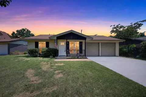 250 S Shore Pl, Lewisville, TX 75067