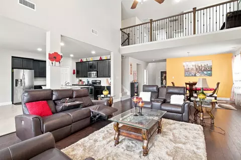 1013 Goldenrod Ln, Little Elm, TX 75068