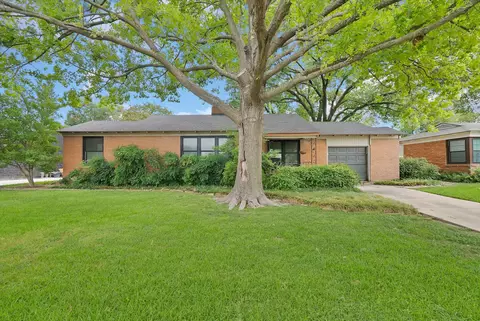 3617 W Seminary Dr, Fort Worth, TX 76109