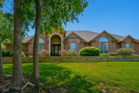 6420 Shady Oaks Ln, Midlothian, TX 76065
