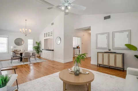 2700 College Ave, Fort Worth, TX 76110