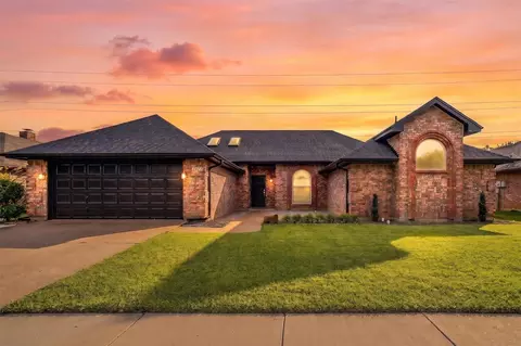 3425 Dorchester Dr, Bedford, TX 76021
