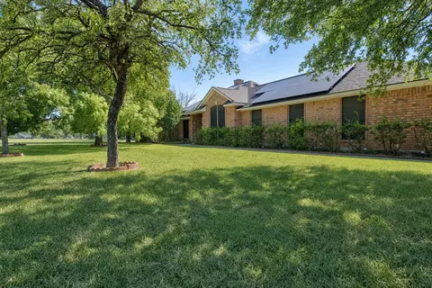 213 Diamond Oaks Dr, Hudson Oaks, TX 76087