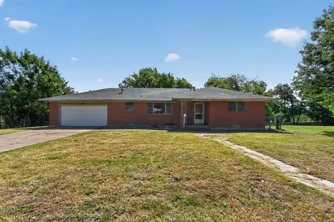 926 SE 5th St, Grand Prairie, TX 75051