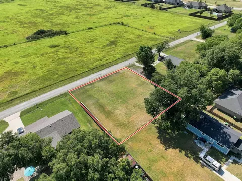 1018 Yarbrough St, Pilot Point, TX 76258 photo 7