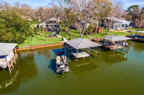 150 Bayside Cir, Malakoff, TX 75148