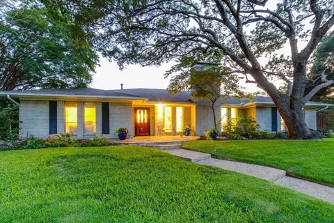 Exterior - 2628 Dalgreen Ct, Plano, TX 75075 photo 4 of 6