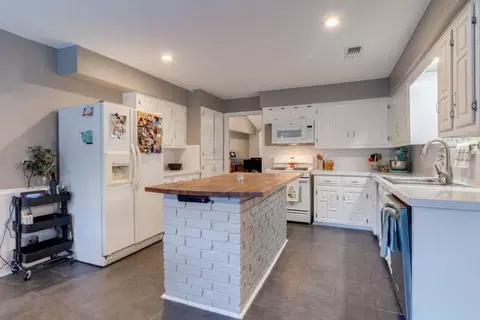 Kitchen - 2628 Dalgreen Ct, Plano, TX 75075 photo 1 of 3