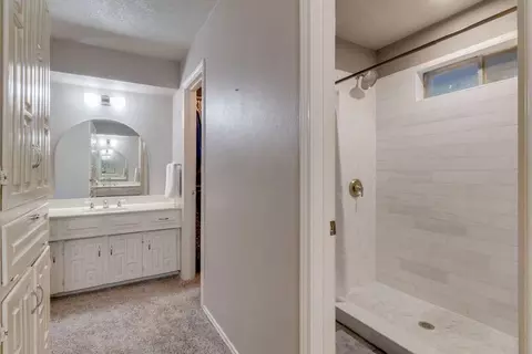 Bath - 2628 Dalgreen Ct, Plano, TX 75075 photo 1 of 3