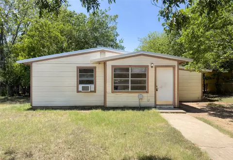 401 Long Dr, Mineral Wells, TX 76067