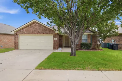5828 Pearl Oyster Ln, Fort Worth, TX 76179