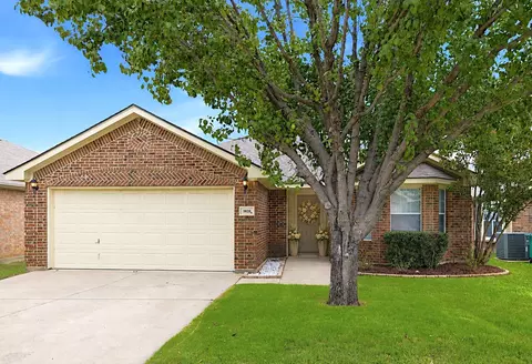 5828 Pearl Oyster Ln, Fort Worth, TX 76179