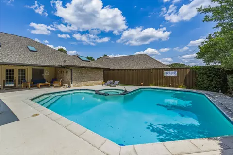 6306 Oakleaf Rd, Dallas, TX 75248