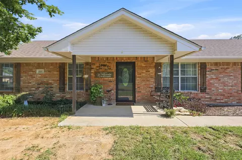 Exterior - 1115 E 6th St, Springtown, TX 76082 photo 3 of 7