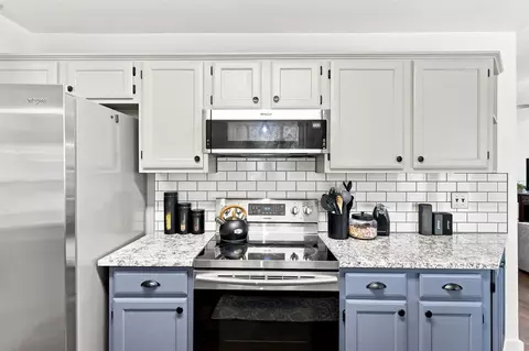 Kitchen - 1115 E 6th St, Springtown, TX 76082 photo 4 of 6