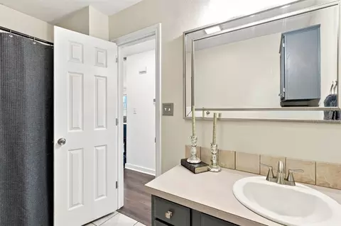 Bath - 1115 E 6th St, Springtown, TX 76082 photo 4 of 4