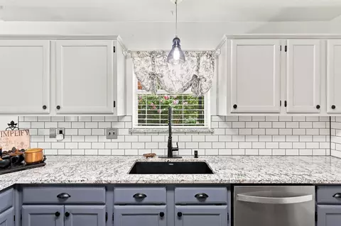 Kitchen - 1115 E 6th St, Springtown, TX 76082 photo 5 of 6