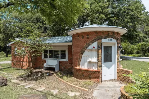 501 Lakeshore Rd, Shady Shores, TX 76208