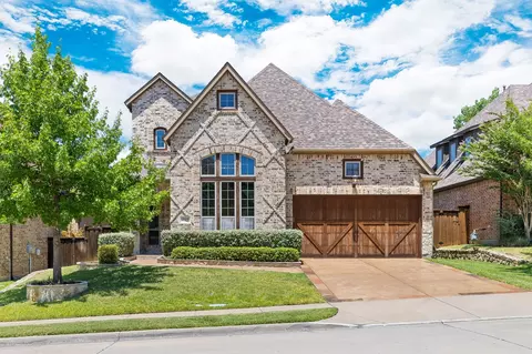 2029 N Hill Dr, Irving, TX 75038