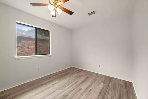 Bedroom - 2911 Post Oak Dr, Euless, TX 76039 photo 4 of 5