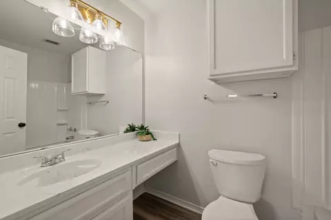 Bath - 2911 Post Oak Dr, Euless, TX 76039 photo 2 of 3