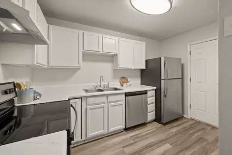 Kitchen - 2911 Post Oak Dr, Euless, TX 76039 photo 1 of 3
