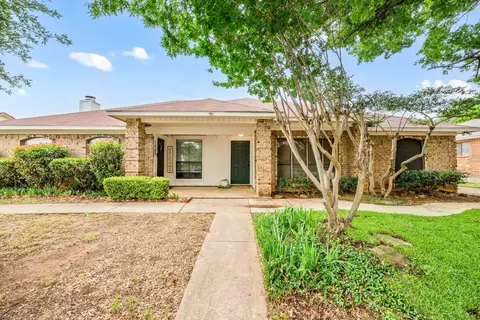 Exterior - 2911 Post Oak Dr, Euless, TX 76039 photo 2 of 6